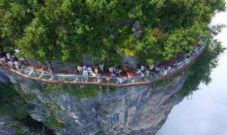 张家界天门山玻璃栈道